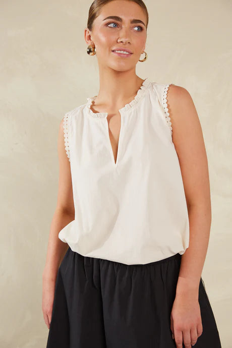 Adelfia Top