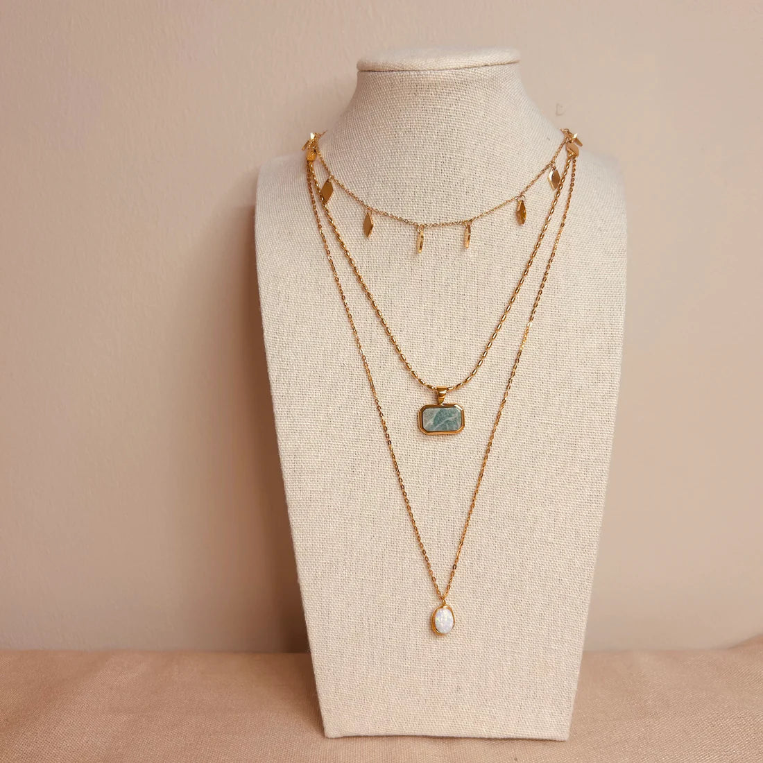 OPAL PENDANT NECKLACE