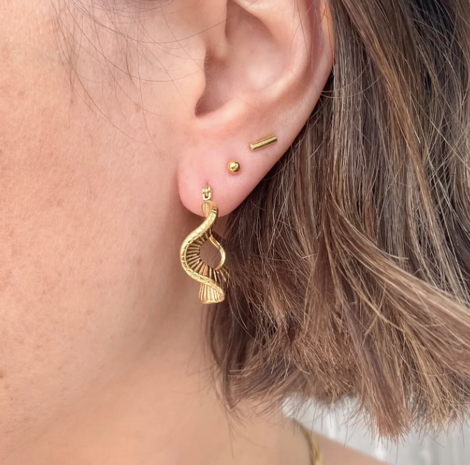 Everyday Gold Wavy Hoops
