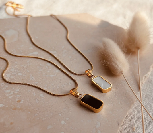 EVERYDAY REVERSIBLE ONYX & PEARL NECKLACE