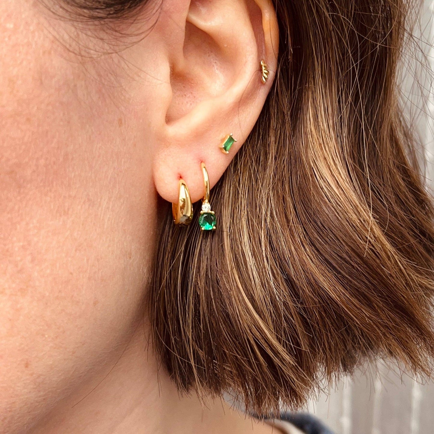 Minimal Wide Hoops: Gold