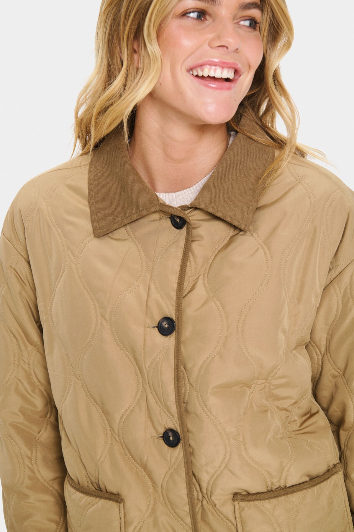 LOIS OUTERWEAR