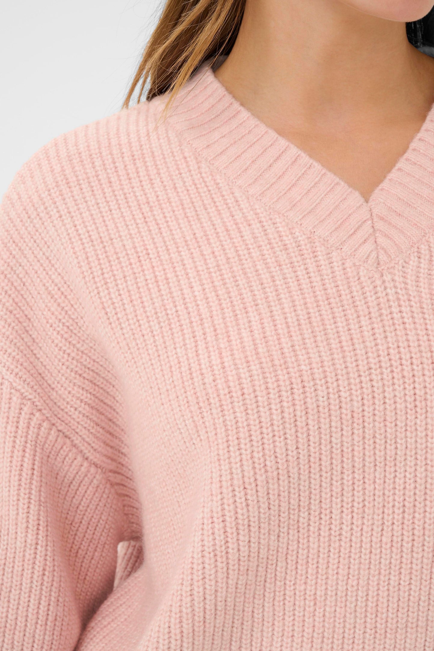 OTTOLINE V NECK PULLOVER
