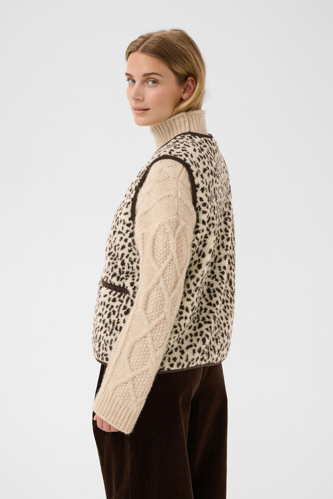 CAMELIE OUTERWEAR
