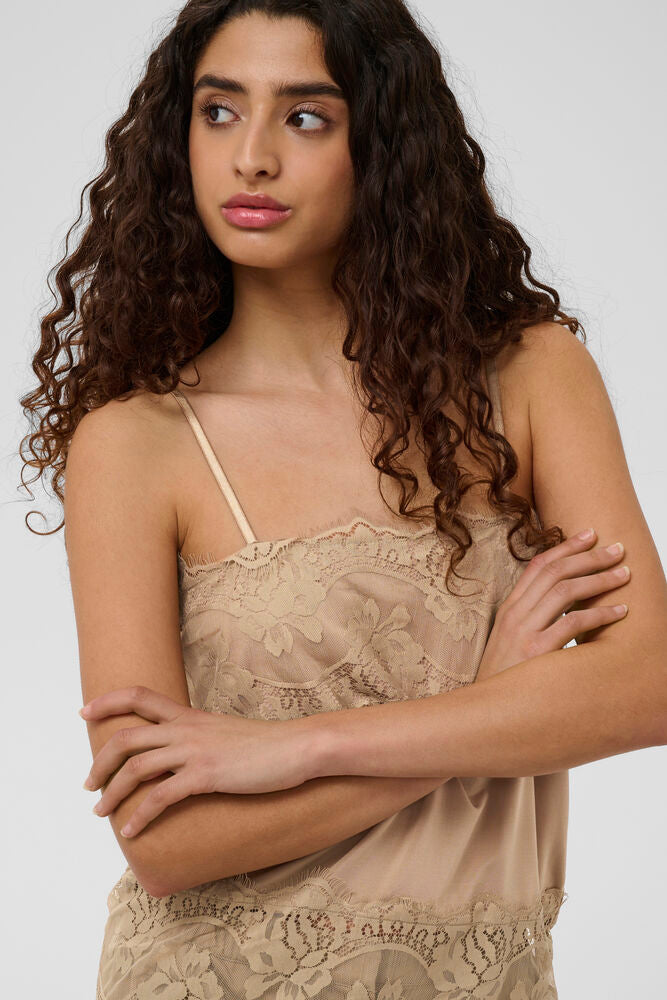 COLUMBINE LACE SINGLET