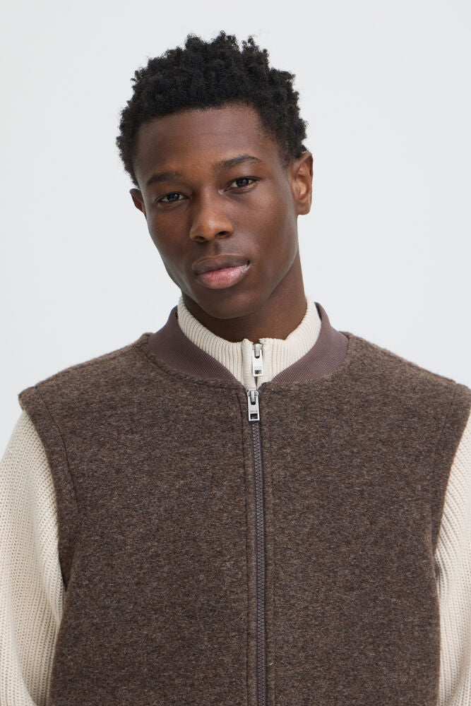 WARD VEST