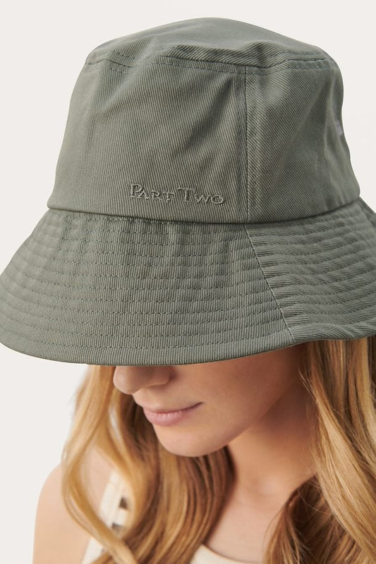 bucket hat. wide brim. 
Composition : 100% Cotton
Colour: Sage
Womens.
The Beach House Boutique, Rock, Cornwall. 