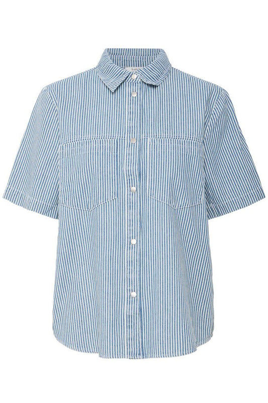 Fit: Relaxed fit, Length: Hip length, Sleeves: Above elbow

Composition: 100% Cotton

Colour: Blue

The Beach House Boutique, Rock, Cornwall. 