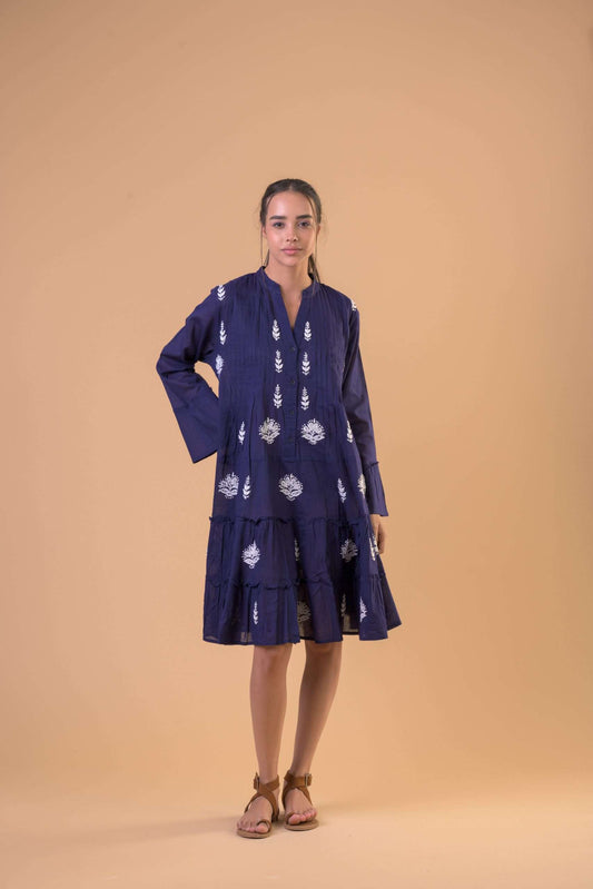Fit: Regular
Length: Knee
Composition: 100% cotton
Colour: Navy
Lobster Dress, knee length with long sleeves. covered in asymmetric patterning. 

The Beach House Boutique, Rock, Cornwall.