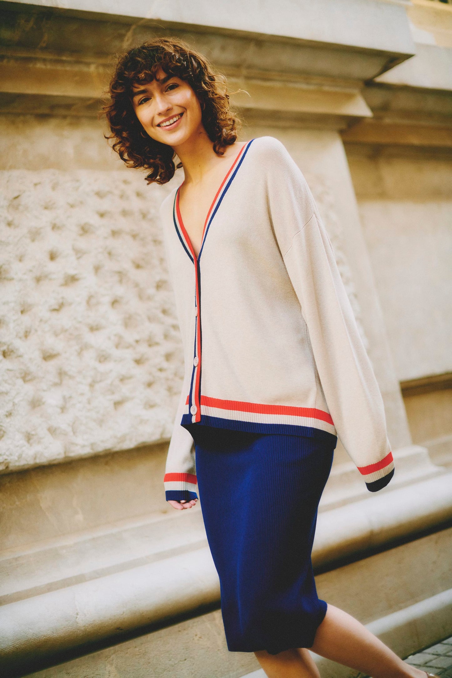 Fit: Loose fit
Length: Hip length
Length: 62 cm corresponds to size S
Composition : 70% Viscose (LENZING™ ECOVERO™), 30% Polyamide
Colour: Humus Mix
Medium length cardigan with a red and blue stripe embellishing the borders of the garment. Buttons down the front and long length sleeves. Light weight, semi loose fit. 
The Beach House Boutique, Rock, Cornwall. 