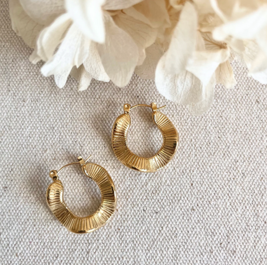 Everyday Gold Wavy Hoops