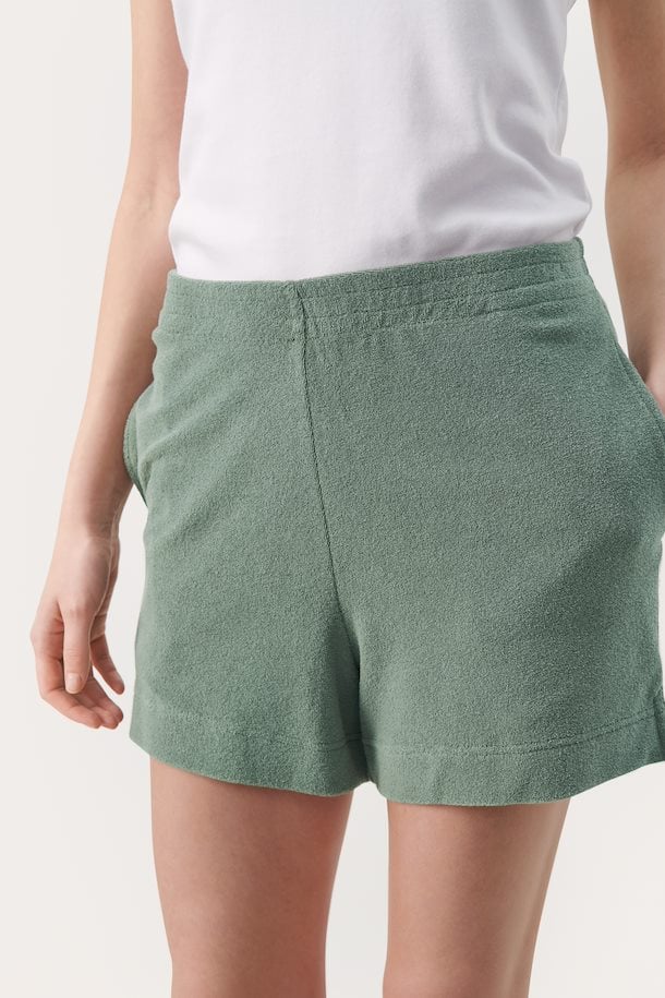 Gustava Short