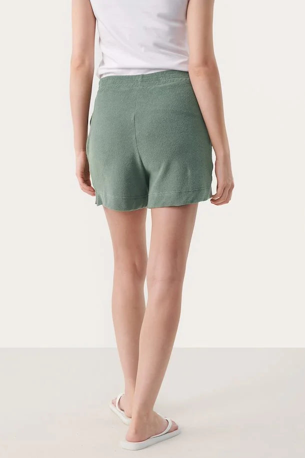 Gustava Short