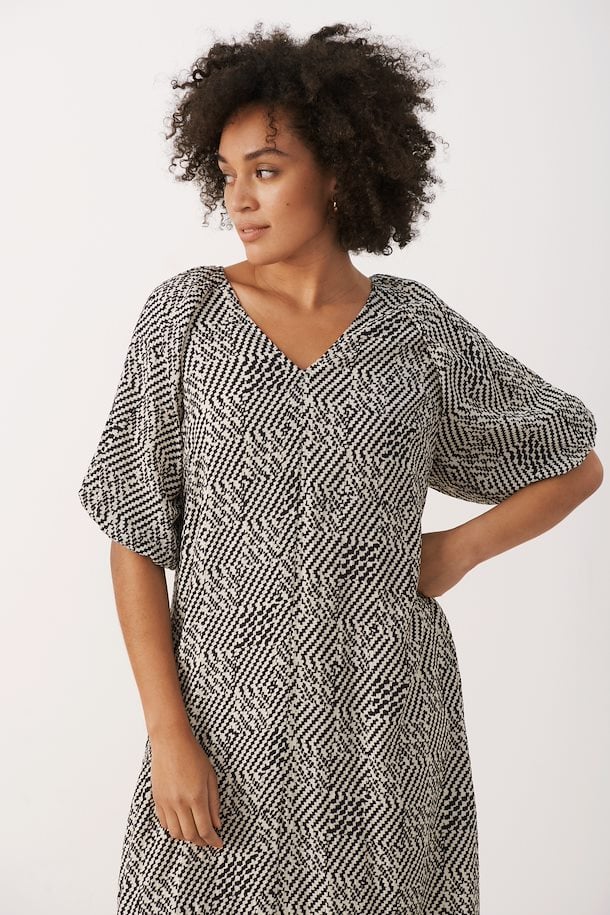 Arisa Dress