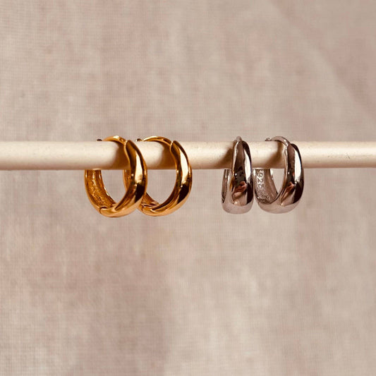 Minimal Wide Hoops: Gold