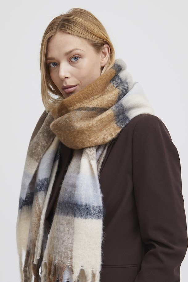 Wagne Scarf